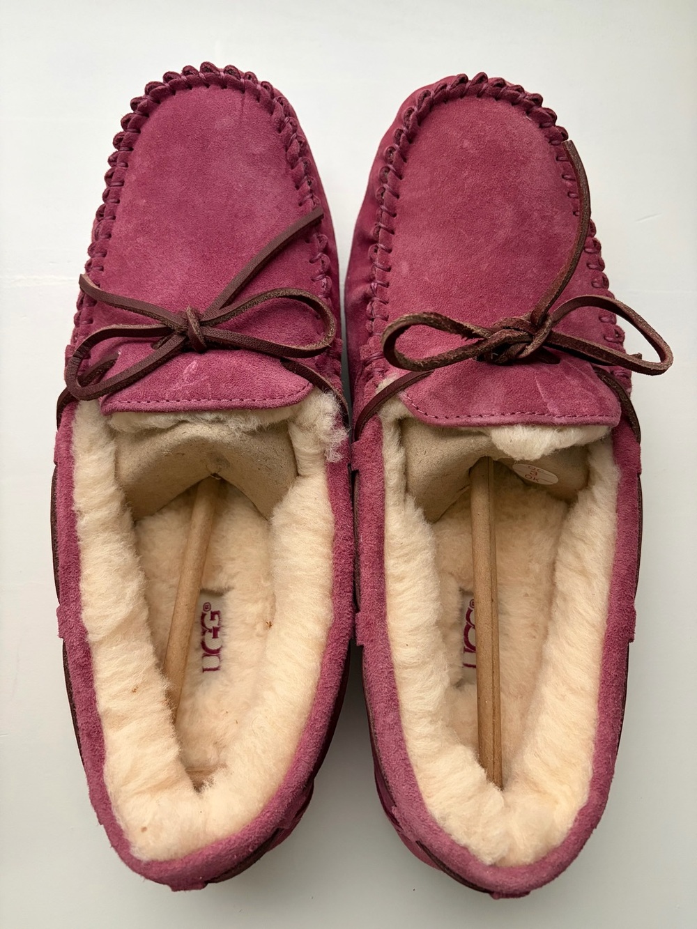UGG Dakota Women’s Moccasin Slippers NEW IN BOX